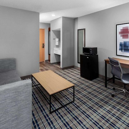 ซูเปอร์ 8 บาย วินด์แฮม อีเกิ้ลริเวอร์ Hotel อีเกิลริเวอร์ ภายนอก รูปภาพ