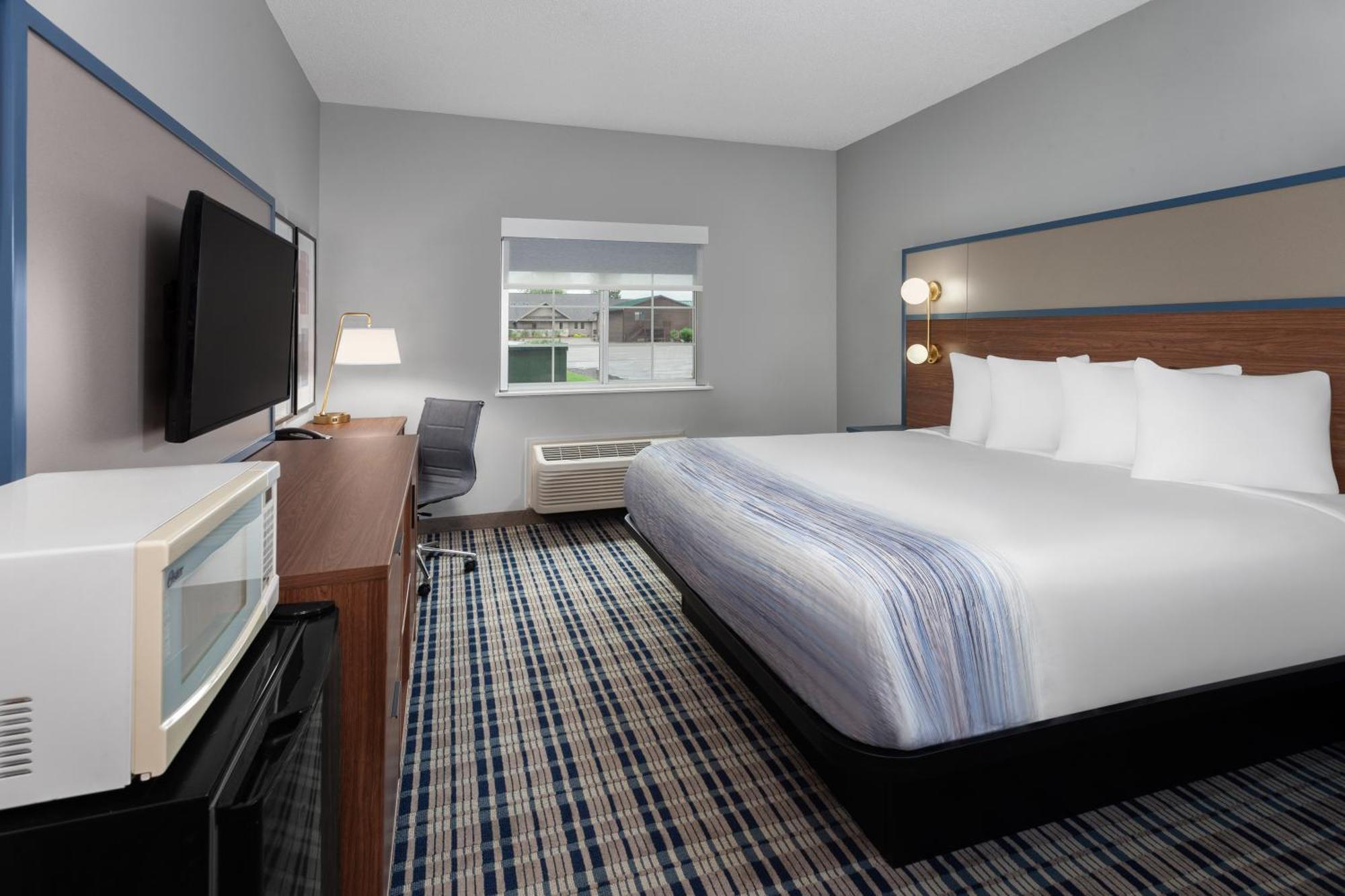 ซูเปอร์ 8 บาย วินด์แฮม อีเกิ้ลริเวอร์ Hotel อีเกิลริเวอร์ ภายนอก รูปภาพ