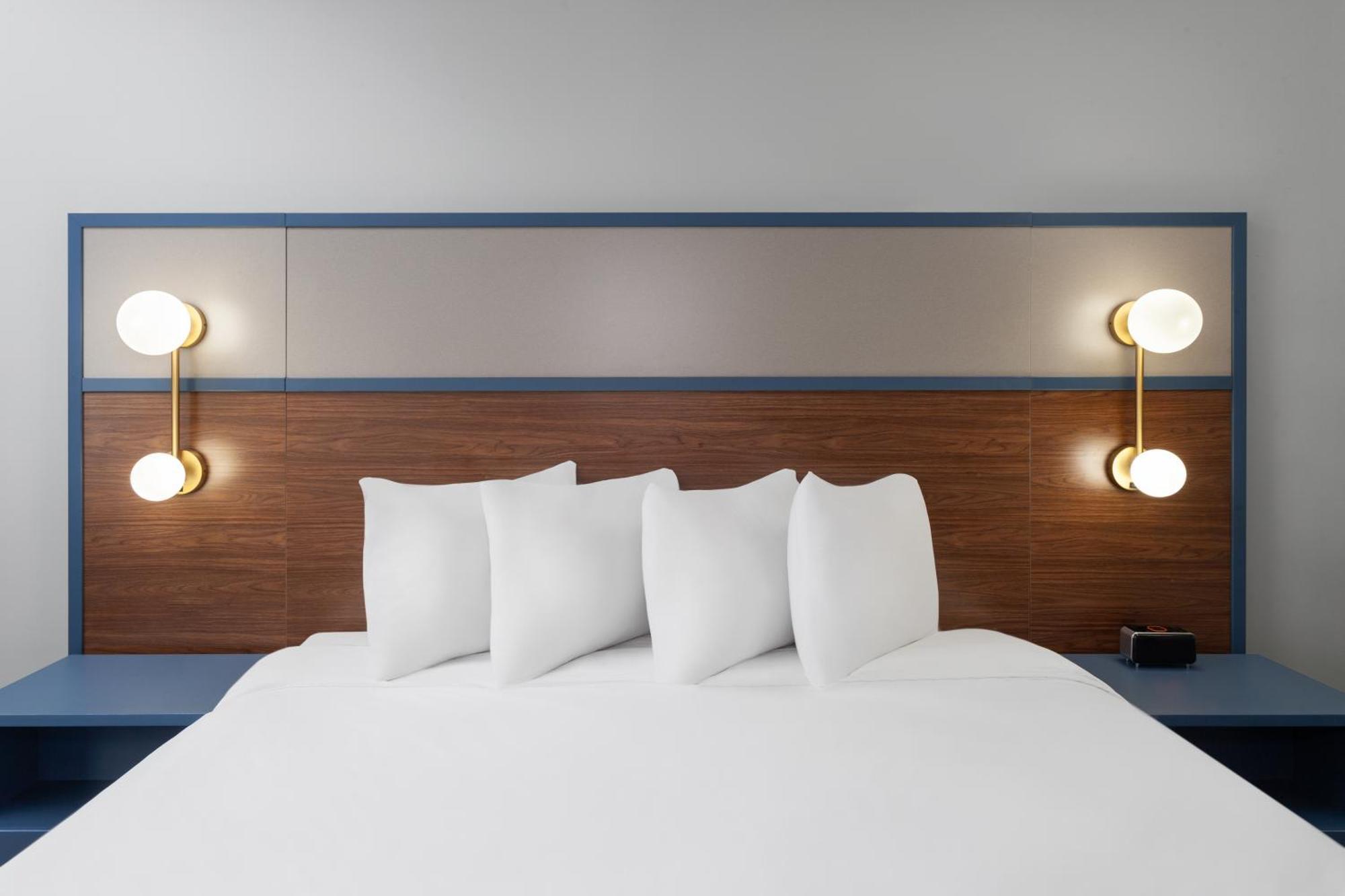 ซูเปอร์ 8 บาย วินด์แฮม อีเกิ้ลริเวอร์ Hotel อีเกิลริเวอร์ ภายนอก รูปภาพ