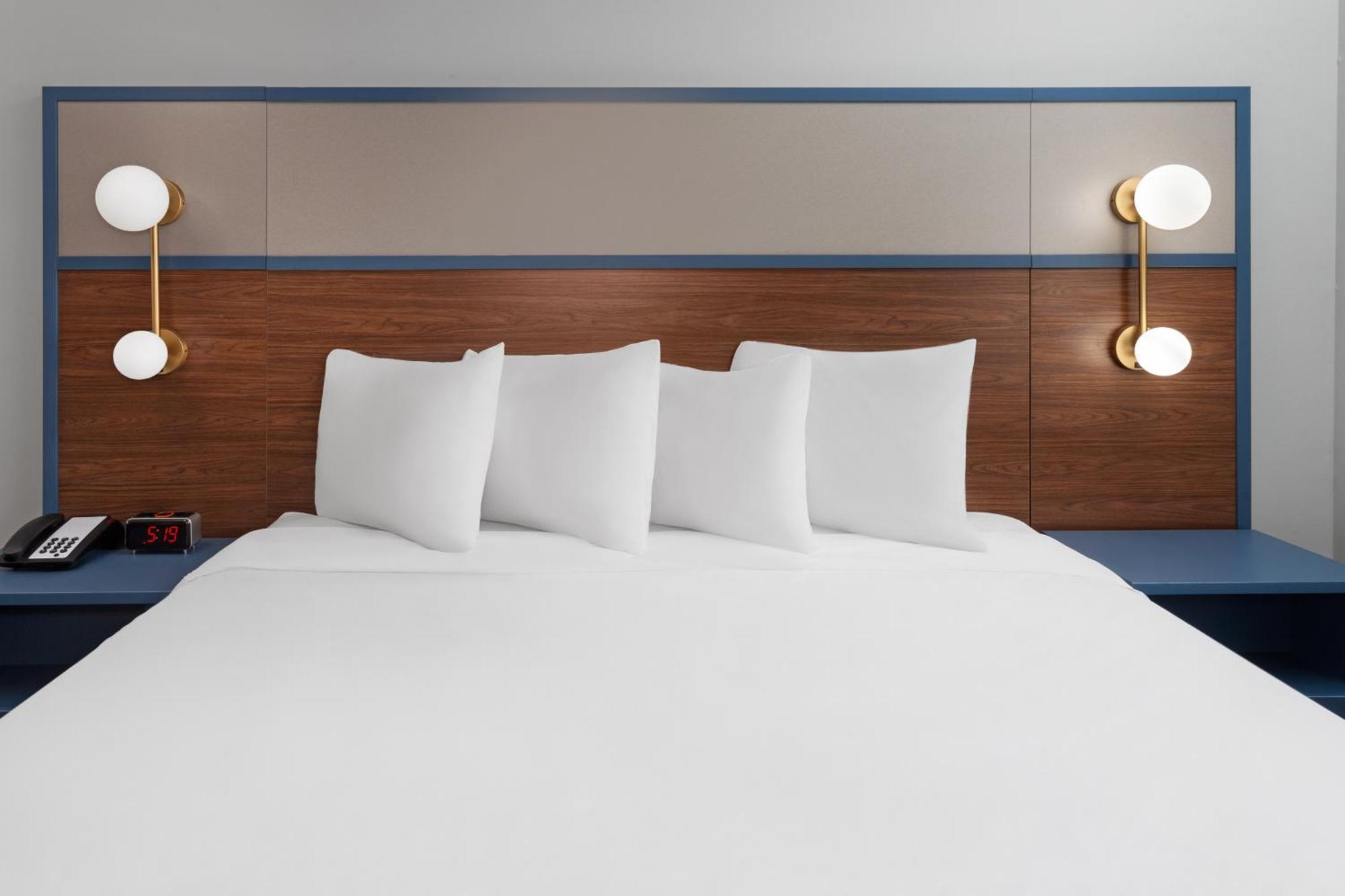 ซูเปอร์ 8 บาย วินด์แฮม อีเกิ้ลริเวอร์ Hotel อีเกิลริเวอร์ ภายนอก รูปภาพ