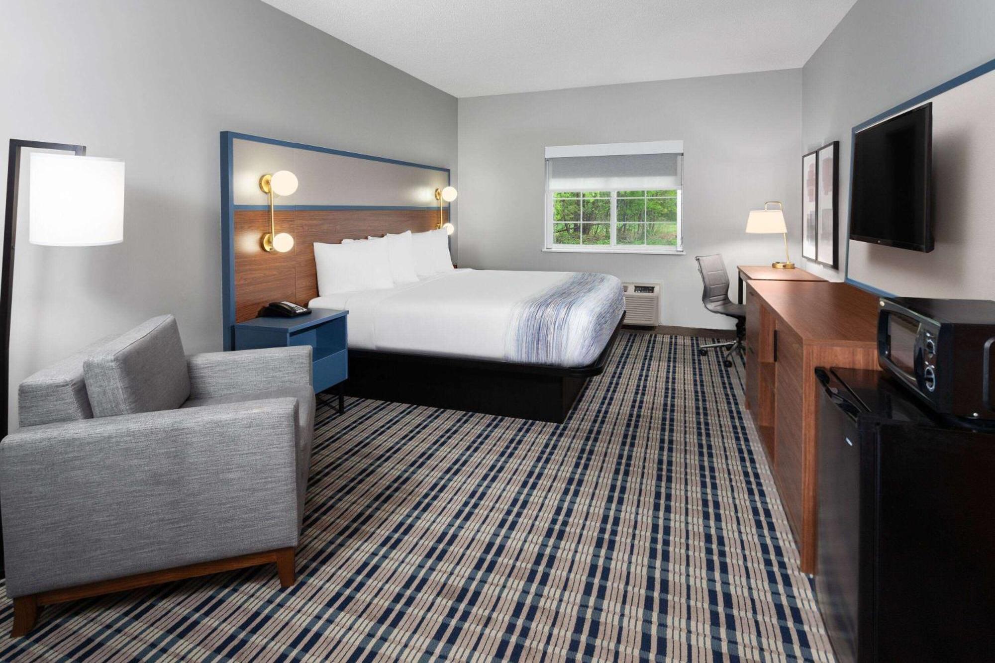 ซูเปอร์ 8 บาย วินด์แฮม อีเกิ้ลริเวอร์ Hotel อีเกิลริเวอร์ ภายนอก รูปภาพ